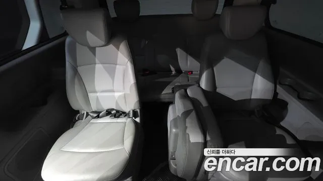 Hyundai Starex — фото 19