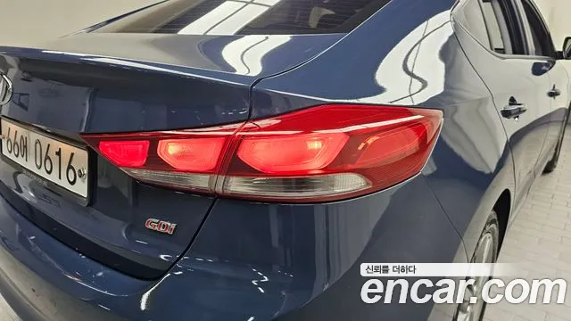 Hyundai Avante — фото 23