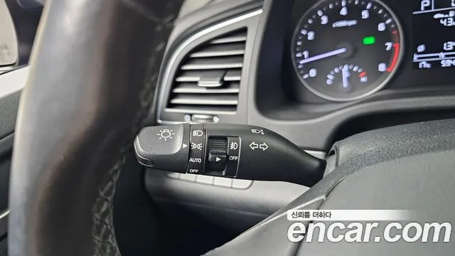 Hyundai Avante — фото 29