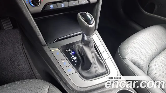 Hyundai Avante — фото 8