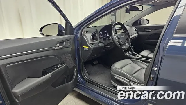 Hyundai Avante — фото 9