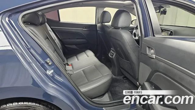 Hyundai Avante — фото 10