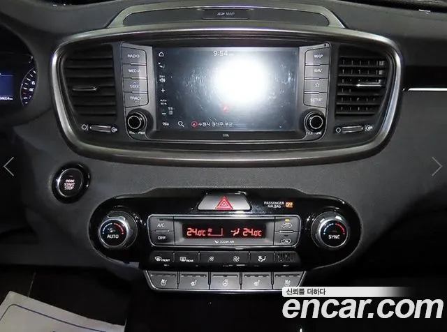 Kia Sorento — фото 11