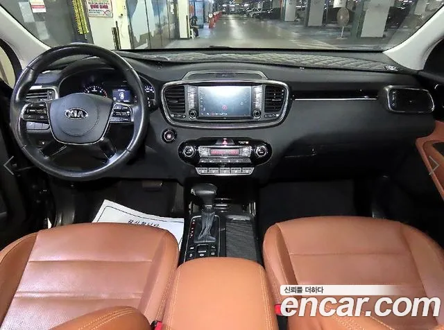 Kia Sorento — фото 10
