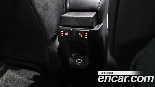 Jeep Renegade — фото 17