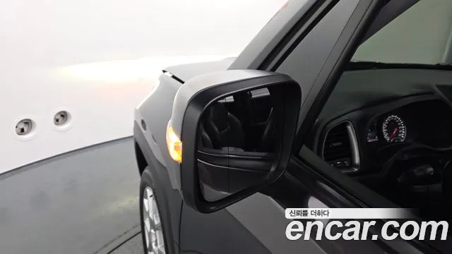 Jeep Renegade — фото 29