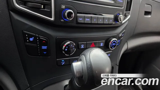 Hyundai Starex — фото 18