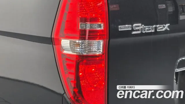 Hyundai Starex — фото 22