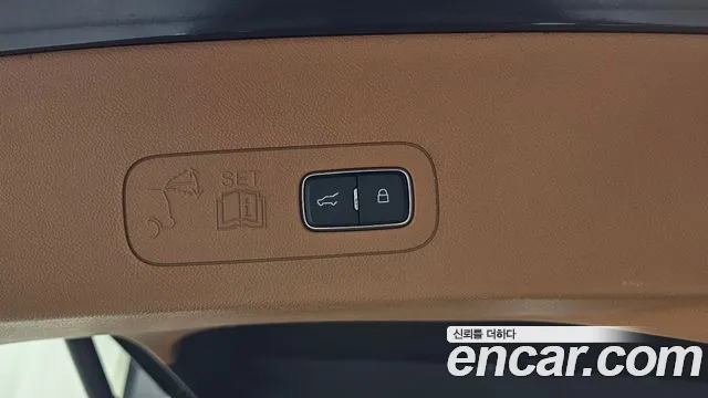 Lincoln Aviator — фото 16
