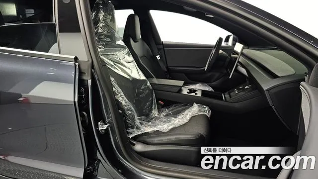 Tesla Model 3 — фото 10