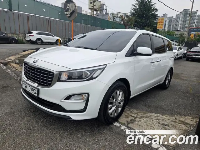 Kia Carnival — фото 1