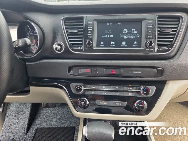 Kia Carnival — фото 12