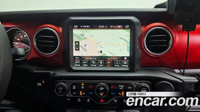 Jeep Wrangler — фото 15