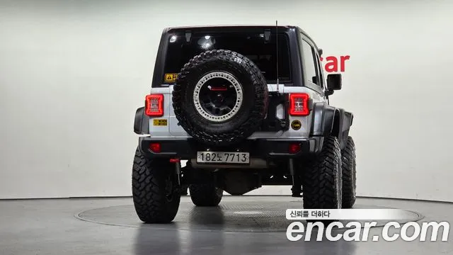 Jeep Wrangler — фото 4