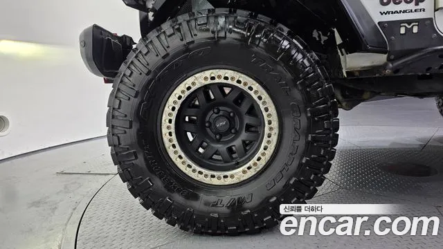 Jeep Wrangler — фото 5