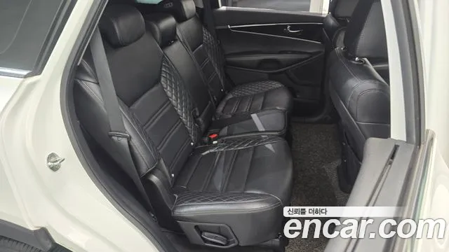 Kia Sorento — фото 11