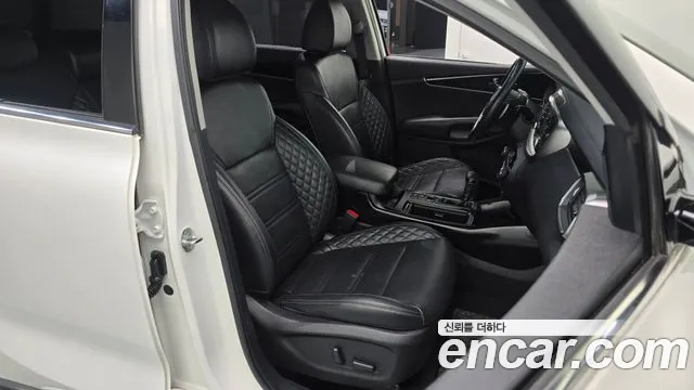 Kia Sorento — фото 12
