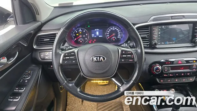 Kia Sorento — фото 13