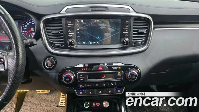 Kia Sorento — фото 14