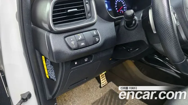 Kia Sorento — фото 17