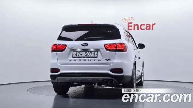 Kia Sorento — фото 4