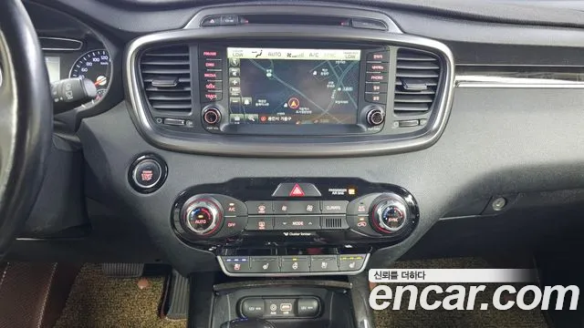 Kia Sorento — фото 12