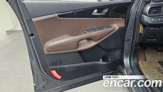 Kia Sorento — фото 24