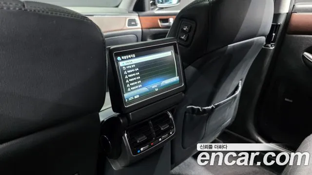 Hyundai Genesis — фото 32