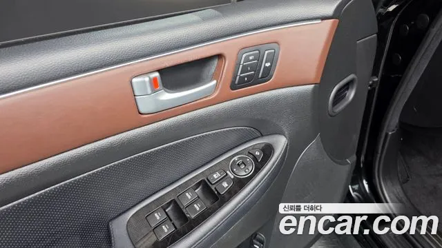 Hyundai Genesis — фото 35