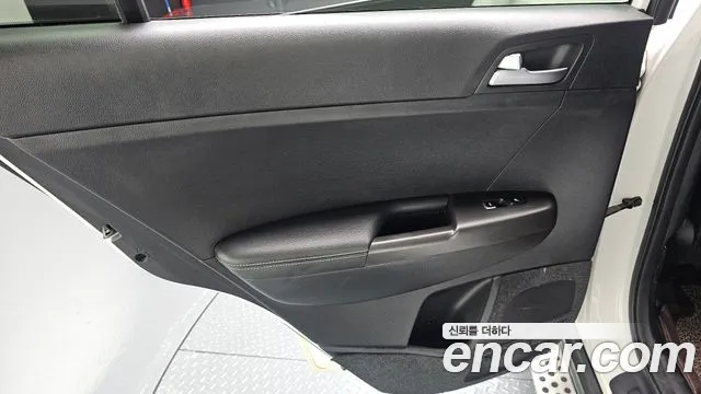 Kia Sportage — фото 25