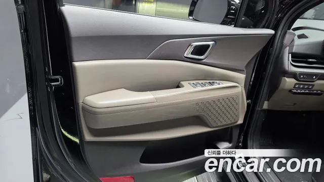 Kia Carnival — фото 25