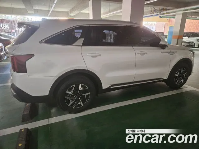 Kia Sorento — фото 5