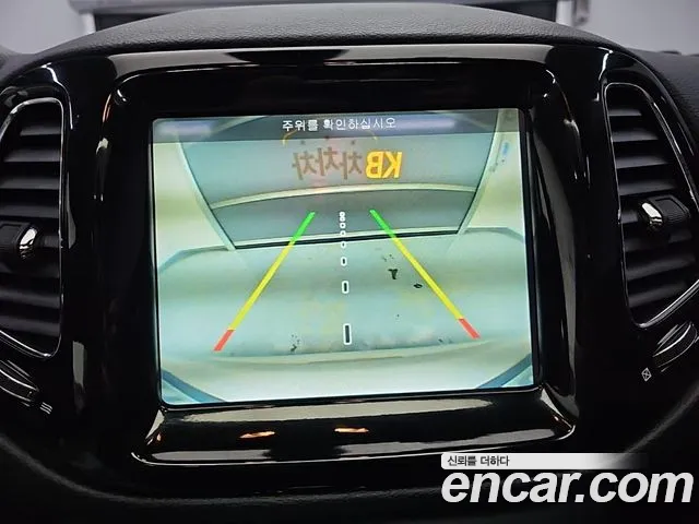 Jeep Compass — фото 15