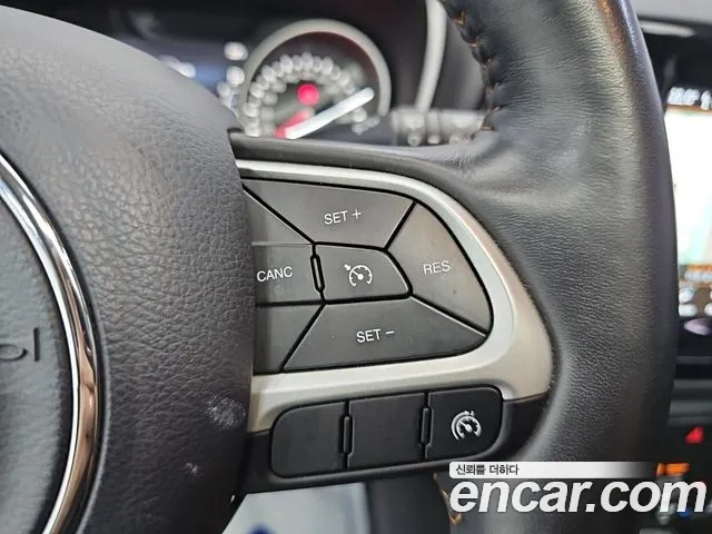 Jeep Compass — фото 17