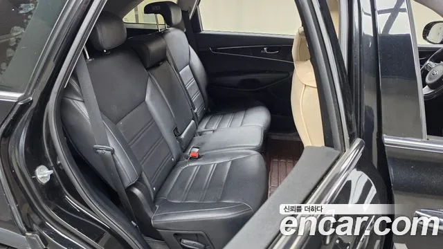 Kia Sorento — фото 12