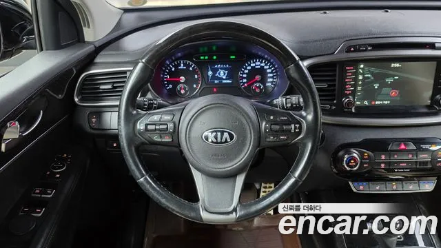Kia Sorento — фото 13