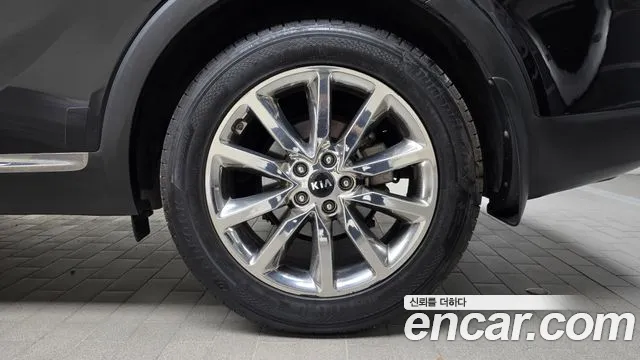 Kia Sorento — фото 21