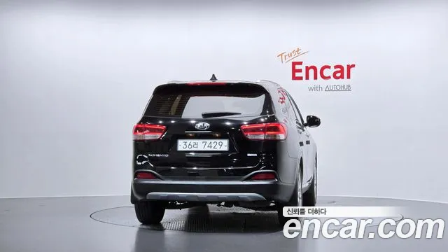Kia Sorento — фото 4