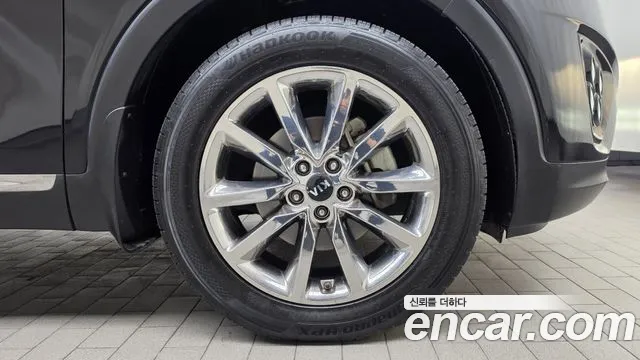 Kia Sorento — фото 5