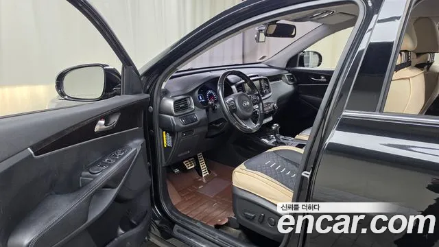 Kia Sorento — фото 10