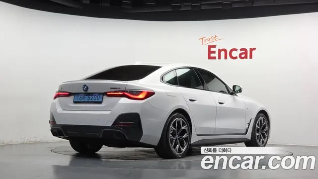 BMW i4 — фото 1