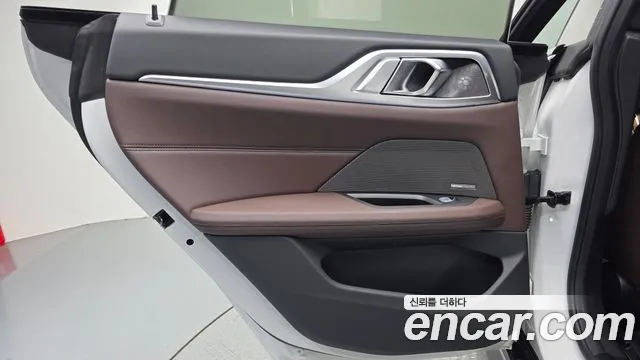 BMW i4 — фото 25