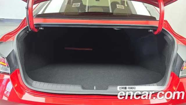 Hyundai Avante — фото 17