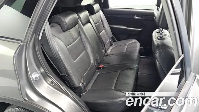 Kia Sorento — фото 11