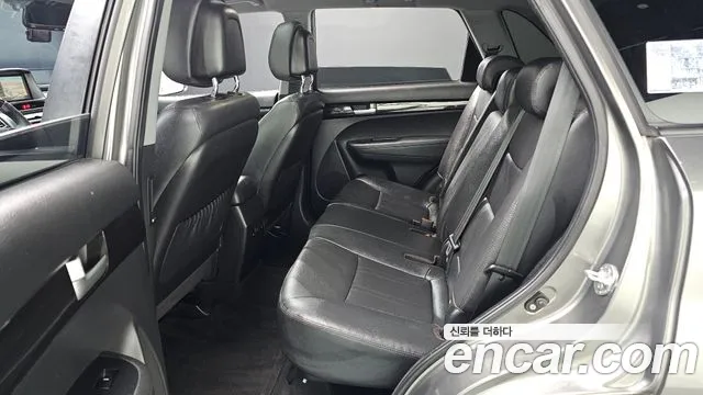 Kia Sorento — фото 12