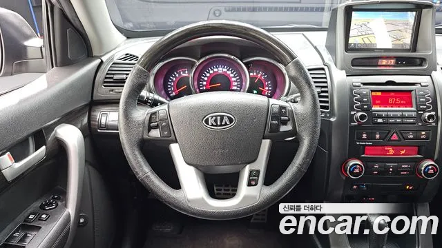 Kia Sorento — фото 13