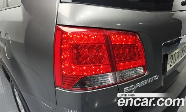 Kia Sorento — фото 23