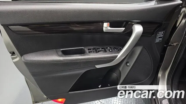 Kia Sorento — фото 24