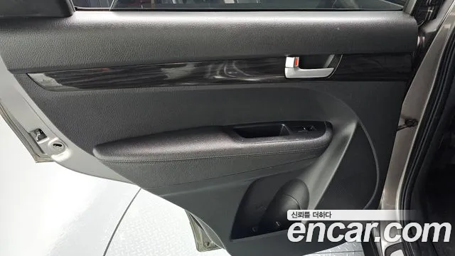 Kia Sorento — фото 25