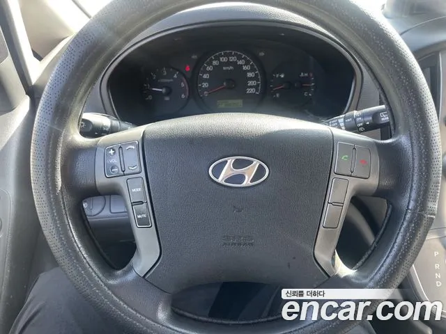 Hyundai Starex — фото 15